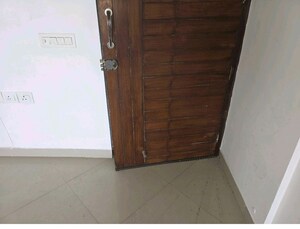 Room in 3 BHK Apartment at SS The Leaf, Sector 85 – for Sale