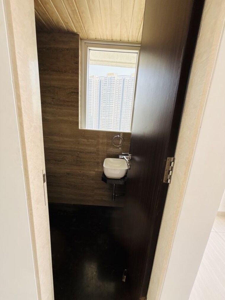 Bathroom, ashford-royale 2 Bedroom 650 Sq.Ft. Apartment In Nahur Mumbai 10110656