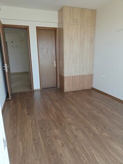 3 BHK + Pooja Room,Servant Room Apartment For Rent in The Center Court