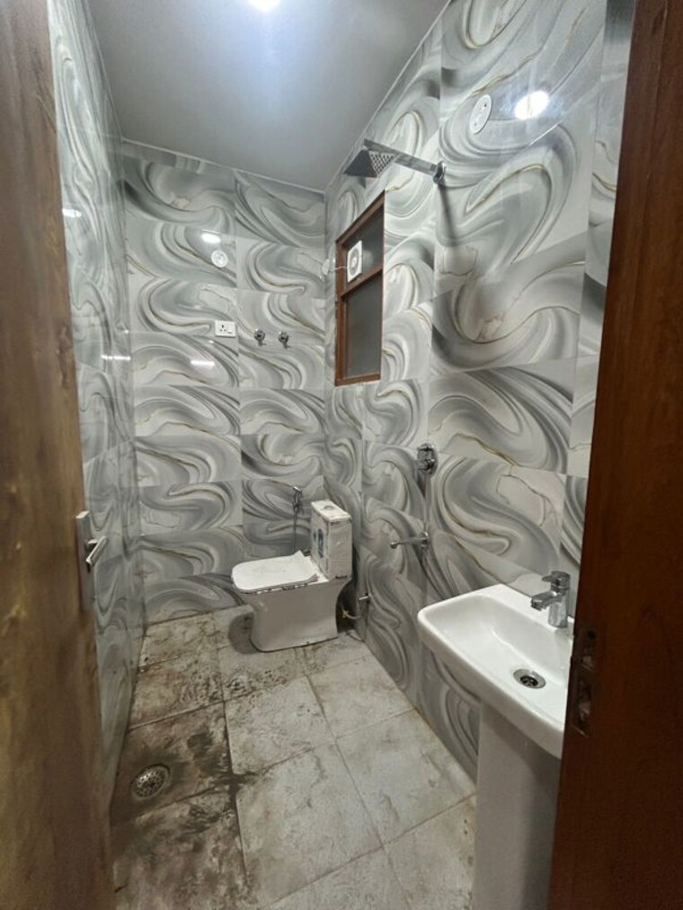 Bathroom, chattarpur 2.5 Bedroom 800 Sq.Ft. Builder Floor In Chattarpur Delhi 10205769