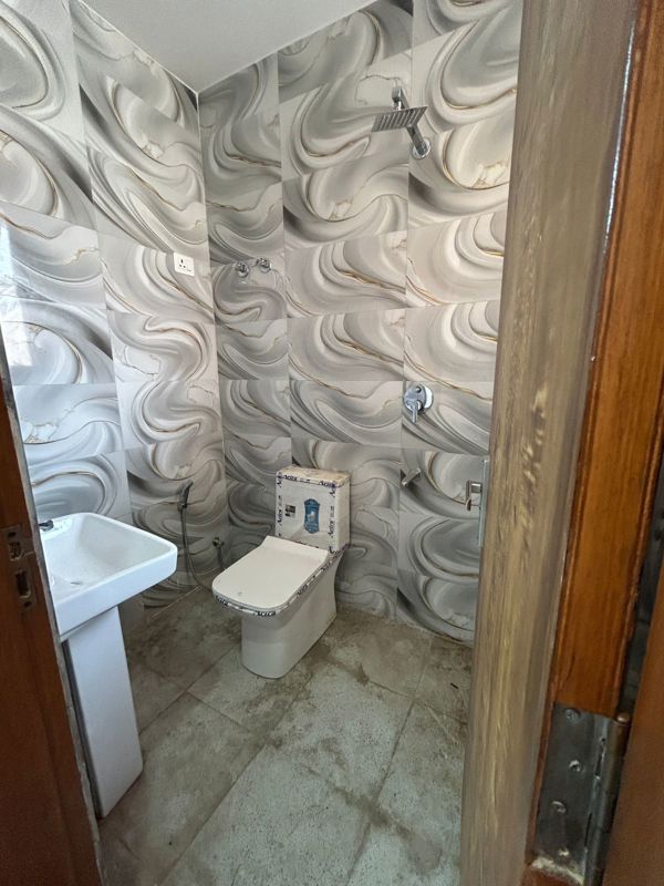 2.5 BHK + Pooja Room Builder Floor For Rent in Chattarpur