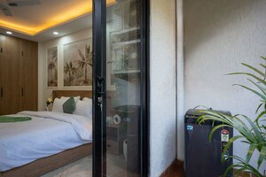 Building Lobby in 2 BHK Builder Floor at South City 1 – for Rent