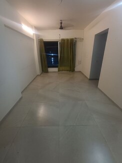 2 BHK Apartment For Rent in Gurukrupa Marina Enclave