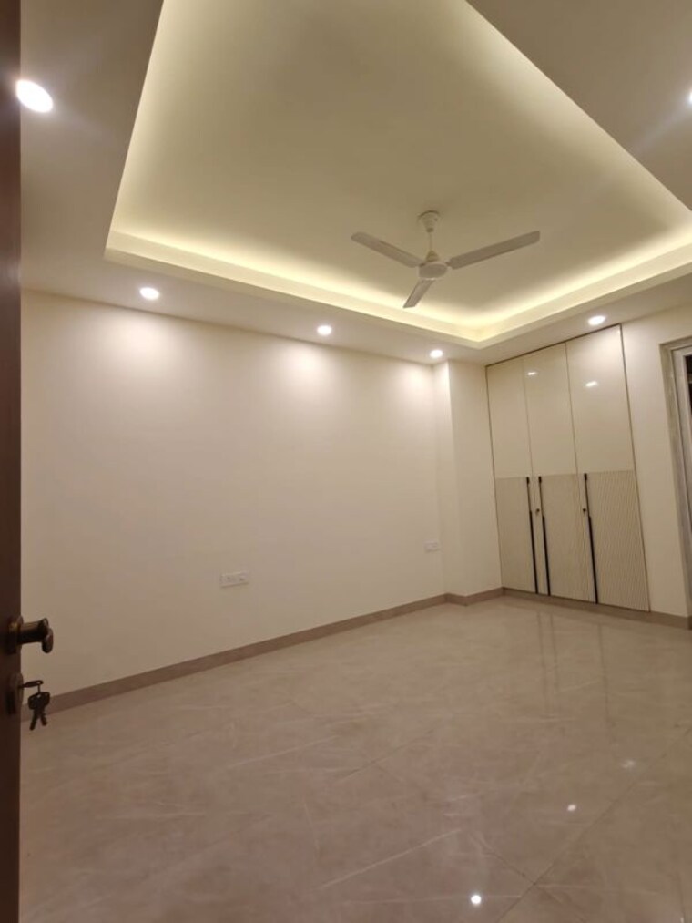 Room, sector 45 3 Bedroom 2000 Sq.Ft. Builder Floor In Sector 45 Gurgaon 10205813