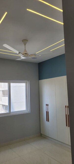 Room in 3 BHK Apartment at Prestige Beverly Hills, Kokapet – for Rent