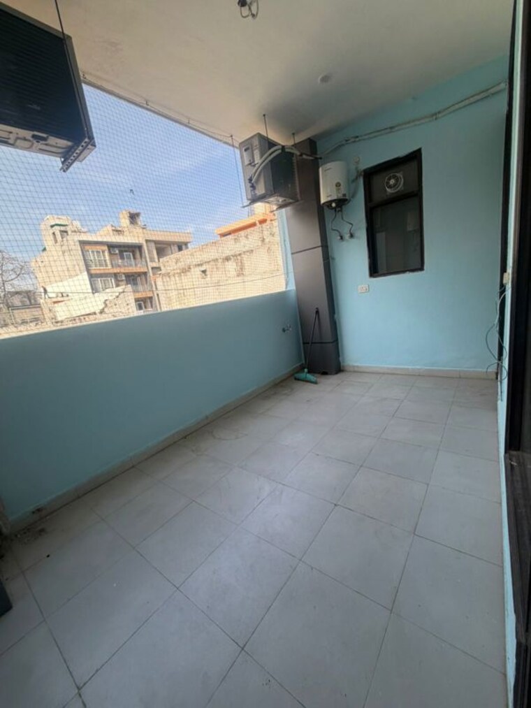 Balcony, south city 1 3 Bedroom 2000 Sq.Ft. Builder Floor In South City 1 Gurgaon 10205817