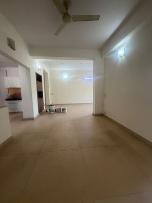 Room in 3 BHK Builder Floor at South City 1 – for Rent