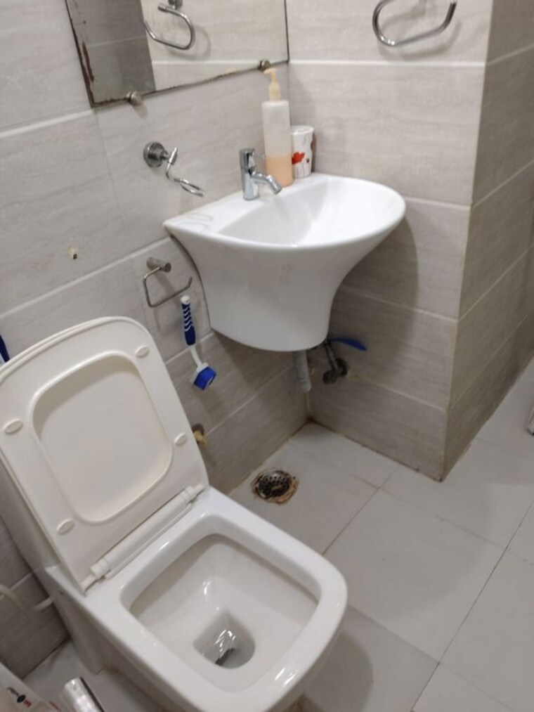 Bathroom, chuna bhatti 4 Bedroom 2500 Sq.Ft. Villa In Chuna Bhatti Bhopal 10205819