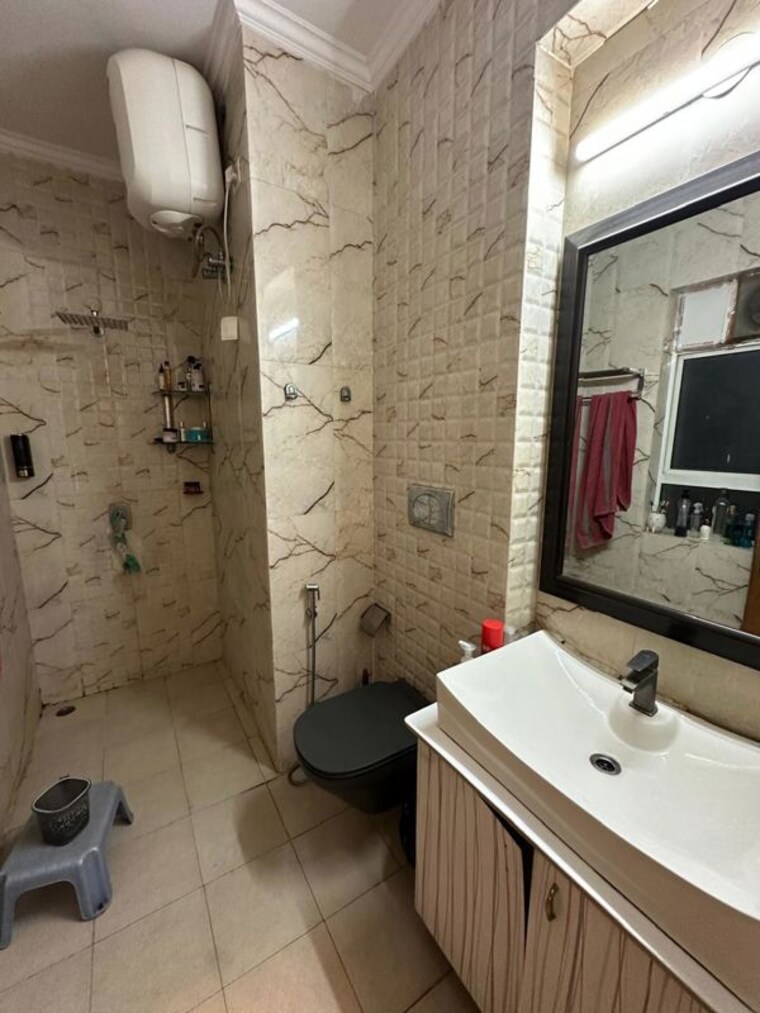Bathroom, bestech-park-view-city-1 4 Bedroom 3200 Sq.Ft. Apartment In Sector 48 Gurgaon 10205833