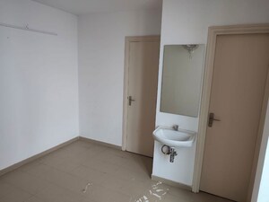 Room in 3 BHK Apartment at Conscient Hines Elevate, Sector 59 – for Sale