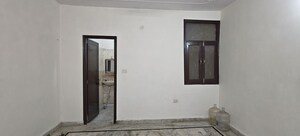 Room in 1 BHK Builder Floor at Pandav Nagar – for Rent