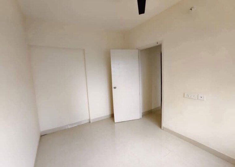 Room, shanti-complex 1 Bedroom 550 Sq.Ft. Apartment In Powai Mumbai 10205865