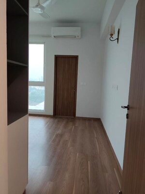 Room in 3 BHK Apartment at Conscient Hines Elevate, Sector 59 – for Sale
