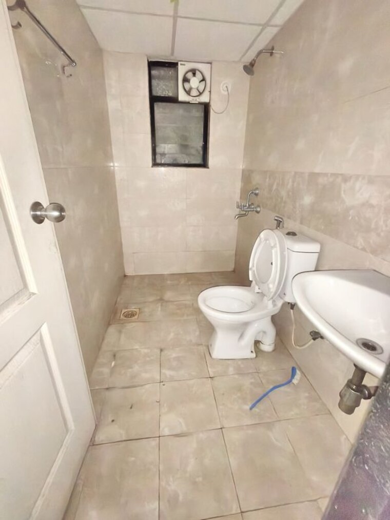 Attached Bathroom, kolte-patil-margosa-heights 2 Bedroom 1015 Sq.Ft. Apartment In Mohammadwadi Pune 10205926