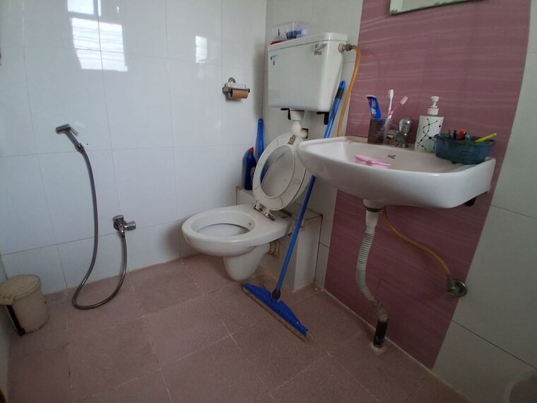 Attached Bathroom, karve nagar 2 Bedroom 884 Sq.Ft. Apartment In Karve Nagar Pune 10205925