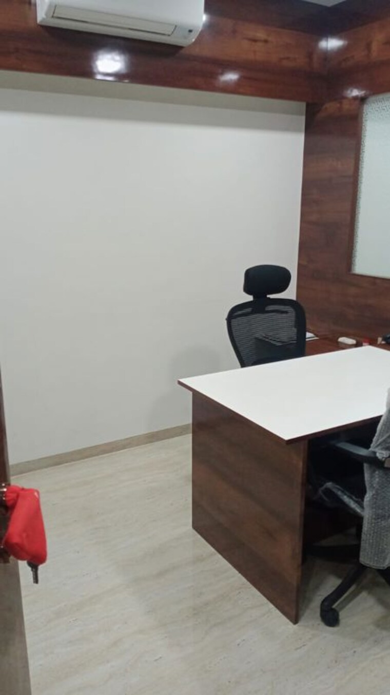 Team Area, vile parle west Commercial Office Space 1100 Sq.Ft. In Vile Parle West Mumbai 10205934