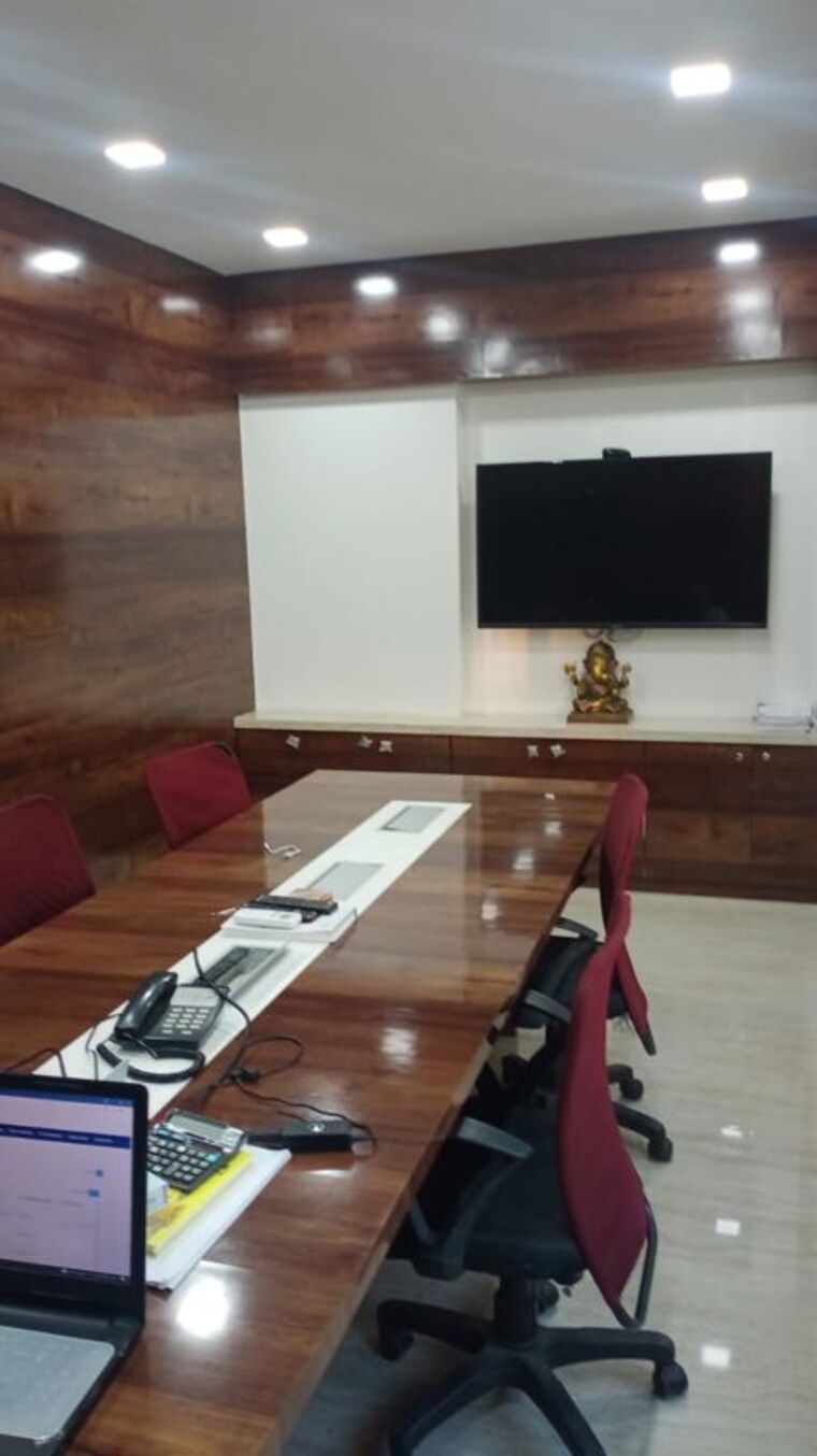 Team Area, vile parle west Commercial Office Space 1100 Sq.Ft. In Vile Parle West Mumbai 10205934