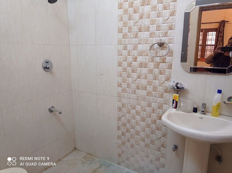 Bathroom, kalidas road 1 Bedroom 1300 Sq.Ft. Builder Floor In Kalidas Road Dehradun 10205936