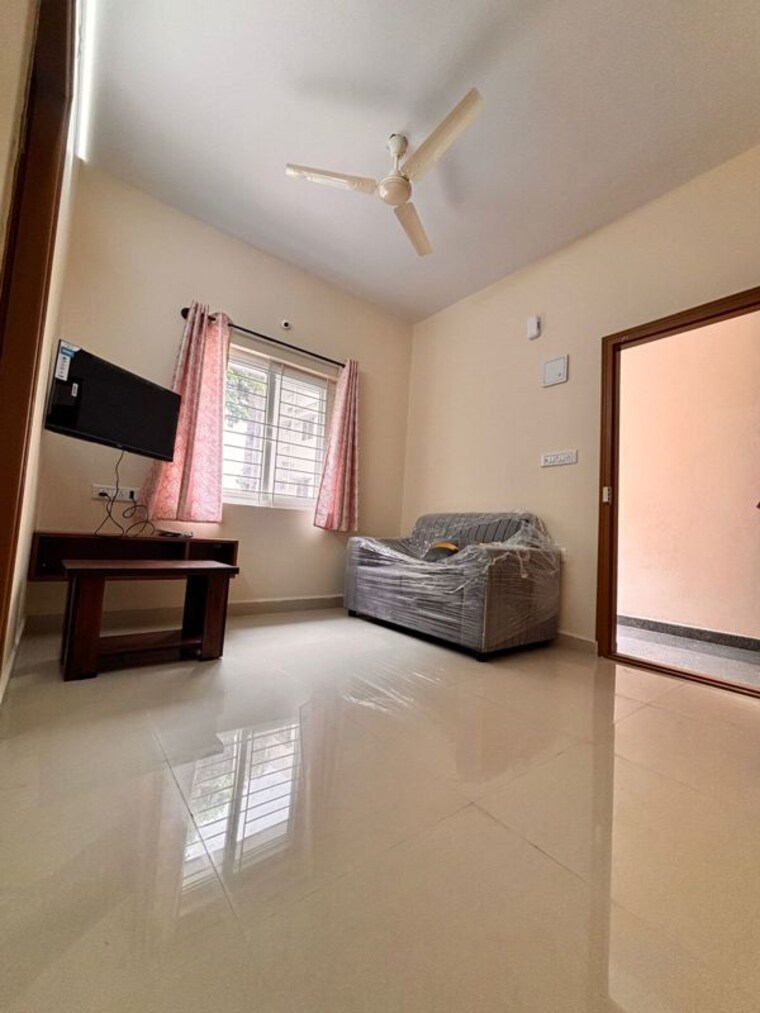 Living Room, indiranagar 1 Bedroom 575 Sq.Ft. Apartment In Indiranagar Bangalore 10205961