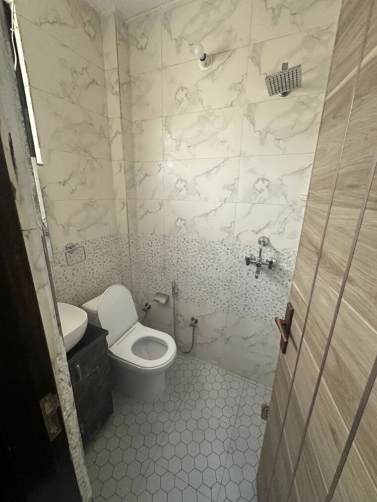 Bathroom, kohli-one-malibu-town 1 RK 540 Sq.Ft. Builder Floor In Sector 47 Gurgaon 10205965