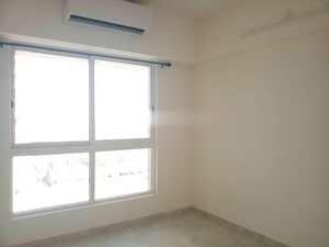 Room in 2 BHK Apartment at Lodha Amara, Kolshet Road – for Rent