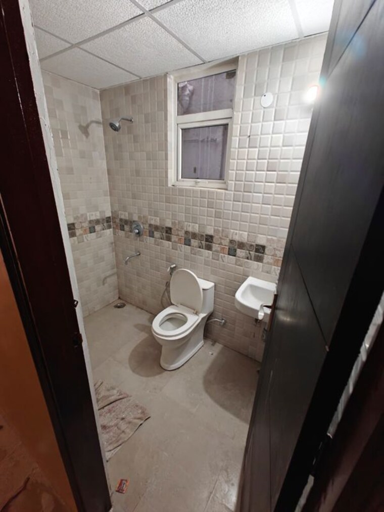 Bathroom, signature-global-park-4-and-5 3 Bedroom 1081 Sq.Ft. Builder Floor In Sohna Sector 36 Gurgaon 10206010