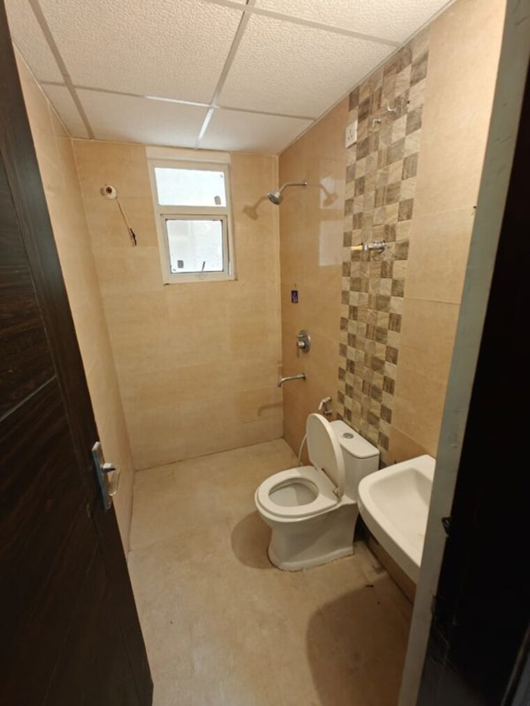 Bathroom, signature-global-park-4-and-5 3 Bedroom 1081 Sq.Ft. Builder Floor In Sohna Sector 36 Gurgaon 10206010