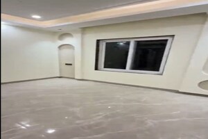 Room in 4 BHK Builder Floor at Sector 7 – for Sale