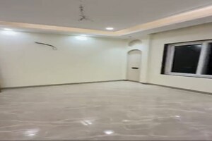 Room in 4 BHK Builder Floor at Sector 7 – for Sale