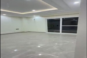 Room in 4 BHK Builder Floor at Sector 7 – for Sale