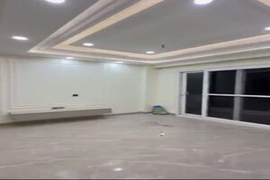 Parking in 4 BHK Builder Floor at Sector 7 – for Sale