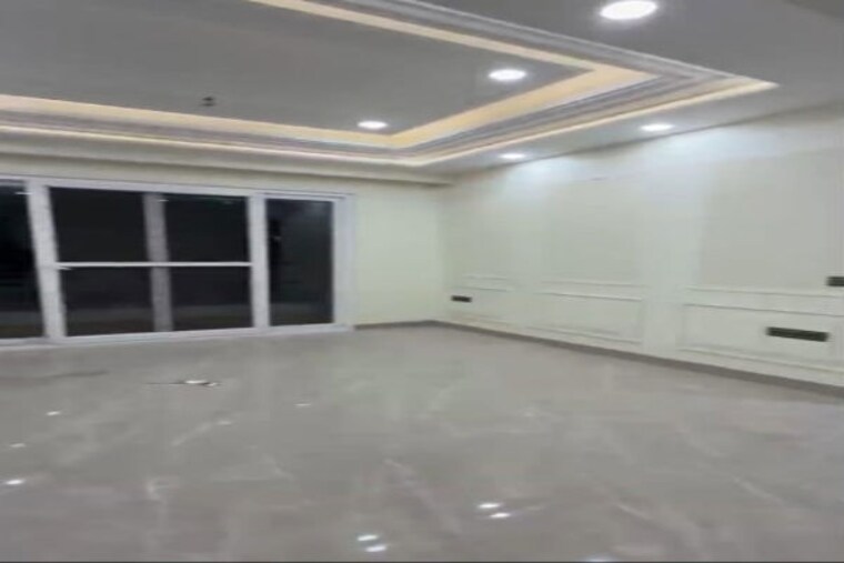  Parking, sector 7 4 Bedroom 320 Sq.Yd. Builder Floor In Sector 7 Gurgaon 10203794