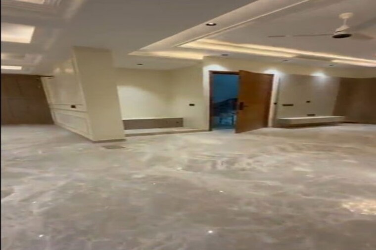 Room, sector 7 4 Bedroom 320 Sq.Yd. Builder Floor In Sector 7 Gurgaon 10203794