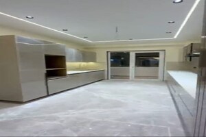 Parking in 4 BHK Builder Floor at Sector 7 – for Sale