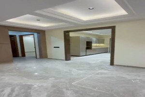 Room in 4 BHK Builder Floor at Sector 7 – for Sale