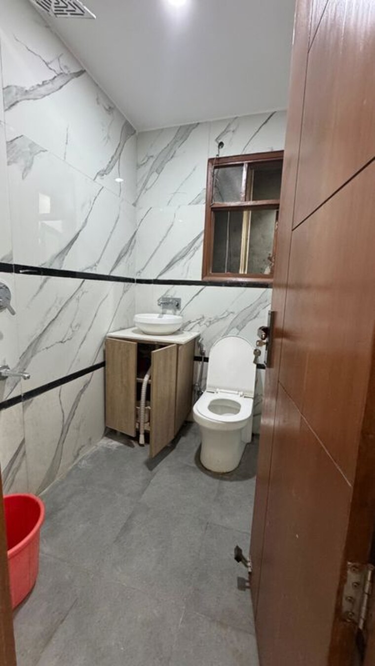 Bathroom, palm-residency-chhatarpur 3 Bedroom 1250 Sq.Ft. Builder Floor In Chattarpur Delhi 10206078