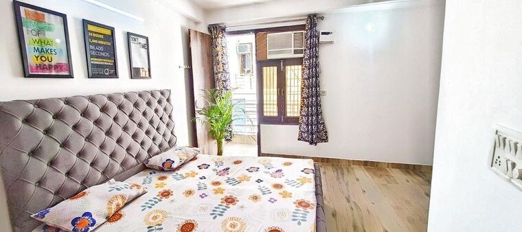 Room, saket 1 RK 350 Sq.Ft. Apartment In Saket Delhi 10206094