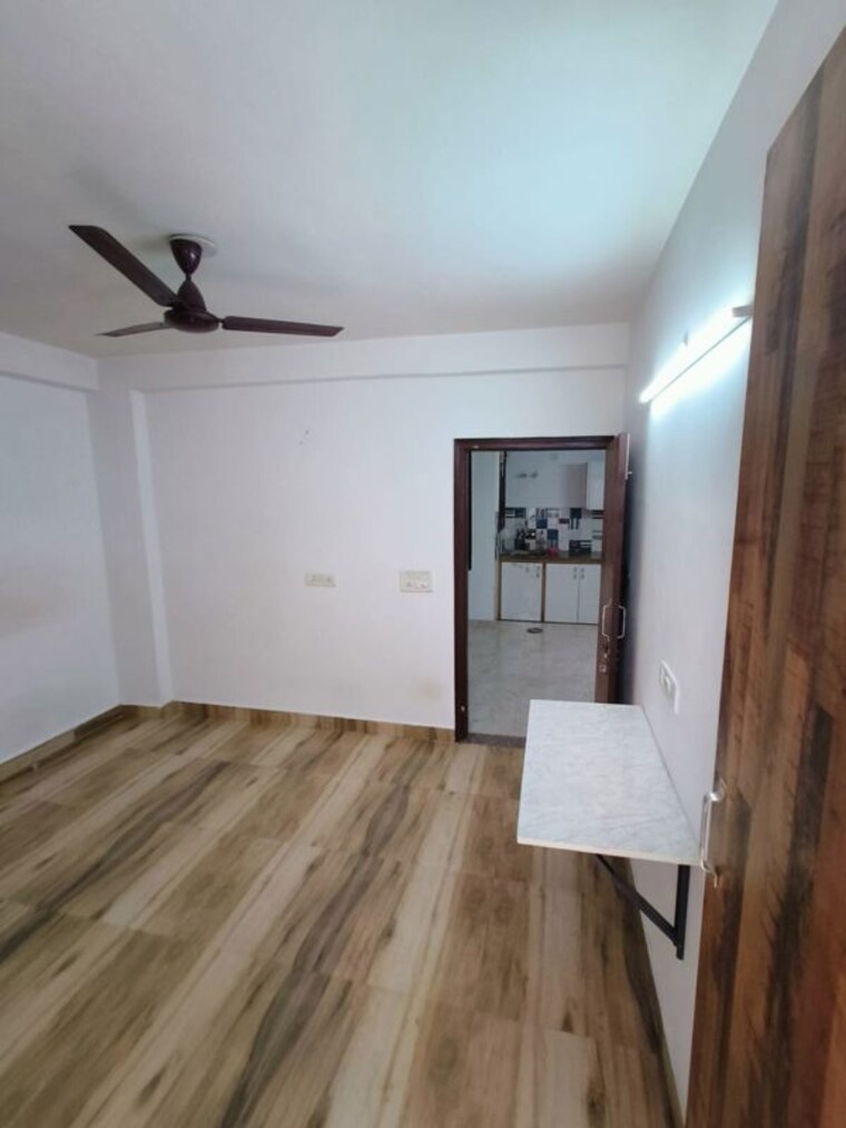 Room, saket 1 Bedroom 650 Sq.Ft. Apartment In Saket Delhi 10206100