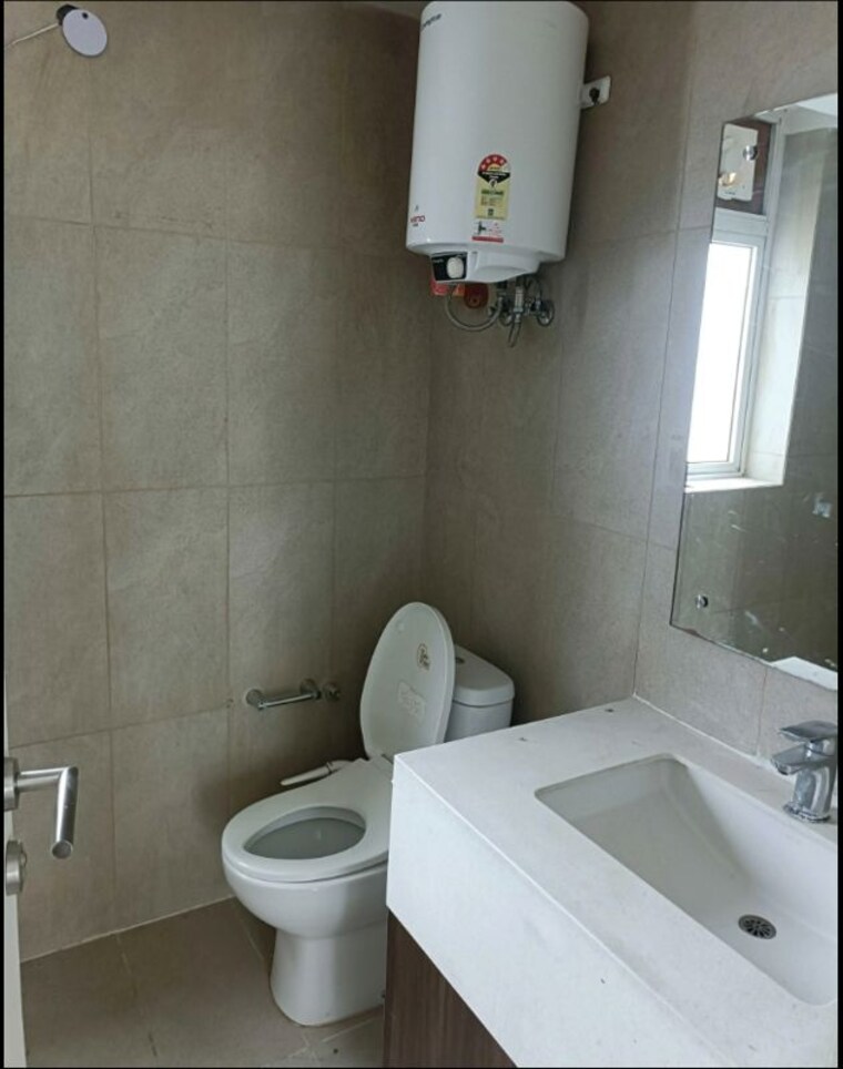 Bathroom, ireo-the-corridors 2 Bedroom 1484 Sq.Ft. Apartment In Sector 67a Gurgaon 10206125