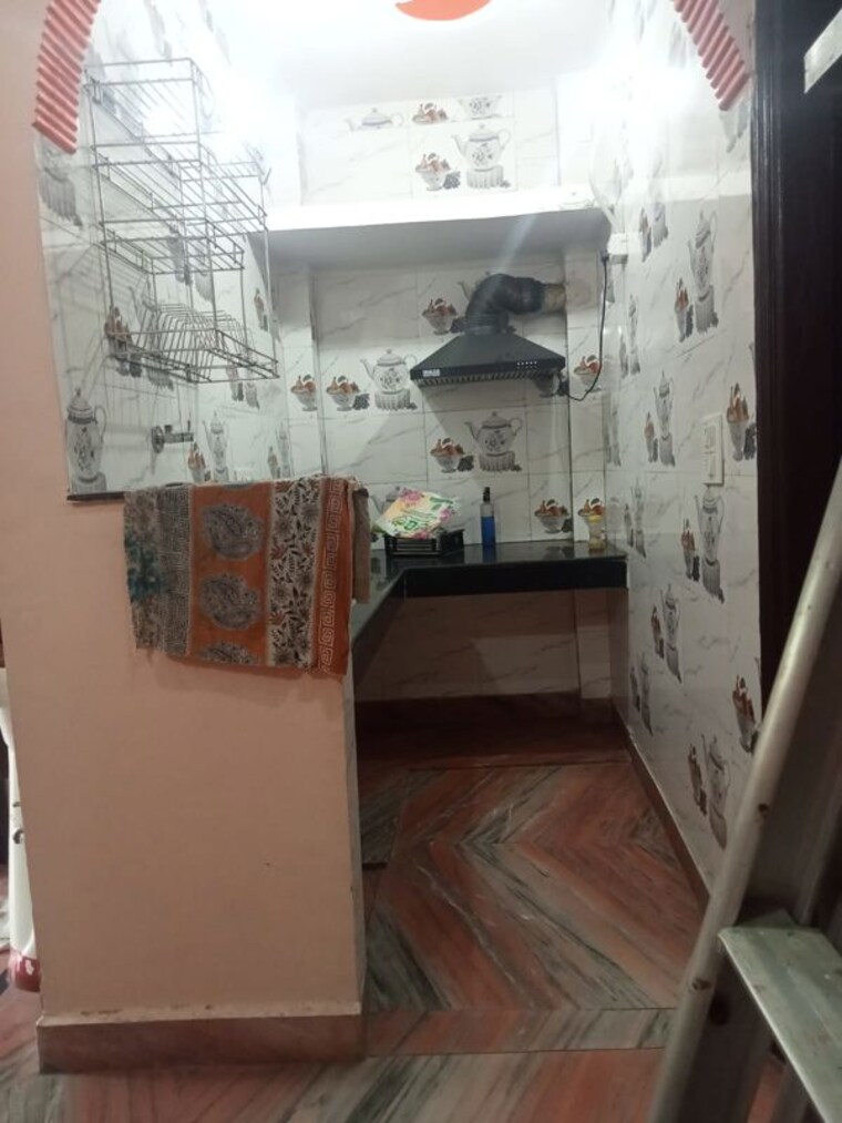 Kitchen, sant nagar 1.5 Bedroom 450 Sq.Ft. Builder Floor In Sant Nagar Delhi 10206140