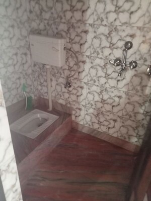 Bathroom in 1.5 BHK Builder Floor at Sant Nagar – for Rent