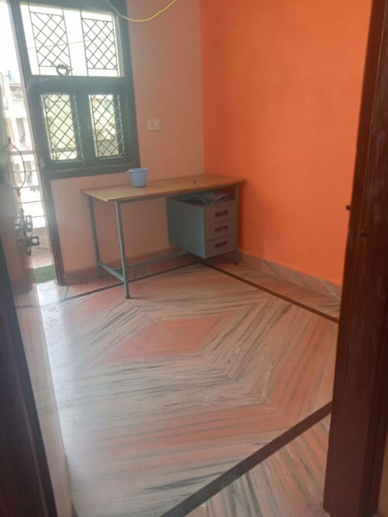 Bedroom, sant nagar 1.5 Bedroom 450 Sq.Ft. Builder Floor In Sant Nagar Delhi 10206140