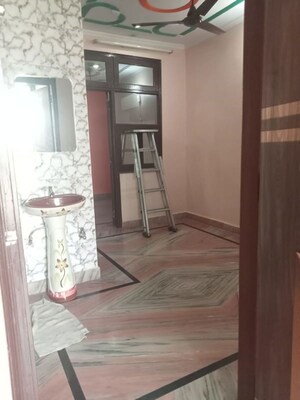 1.5 BHK Builder Floor For Rent in Sant Nagar