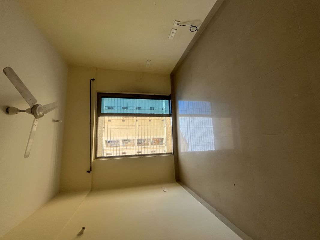 3 BHK + Servant Room,Extra Room,Basement Apartment For Rent in Raheja Serenity