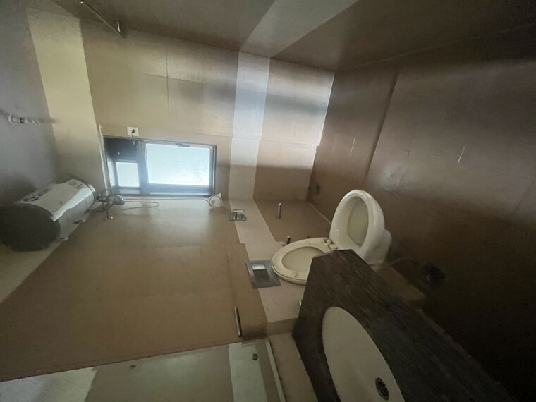 Bathroom, raheja-serenity 3 Bedroom 1050 Sq.Ft. Apartment In Kandivali East Mumbai 10206185