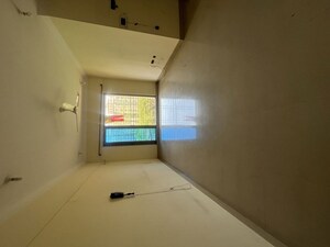 Room in 3 BHK Apartment at Raheja Serenity, Kandivali East – for Rent