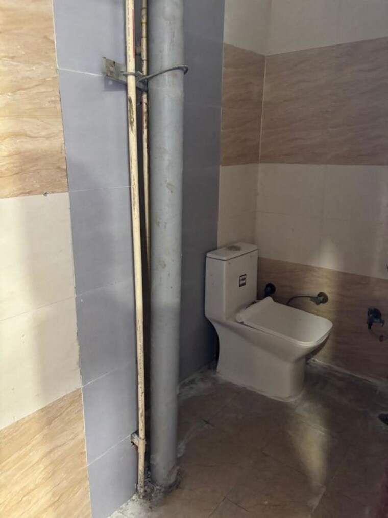 Bathroom, vip road Studio 750 Sq.Ft. Apartment In Vip Road Zirakpur 10206228