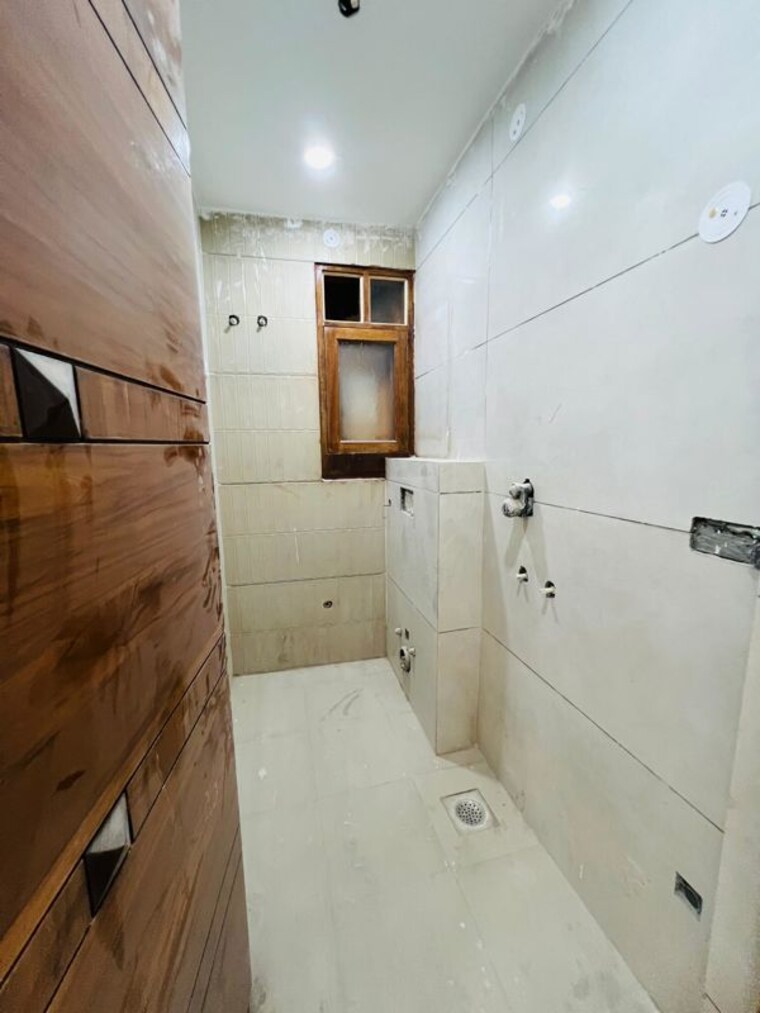 Bathroom, suraj vihar 2 Bedroom 668 Sq.Ft. Builder Floor In Suraj Vihar Delhi 10206244