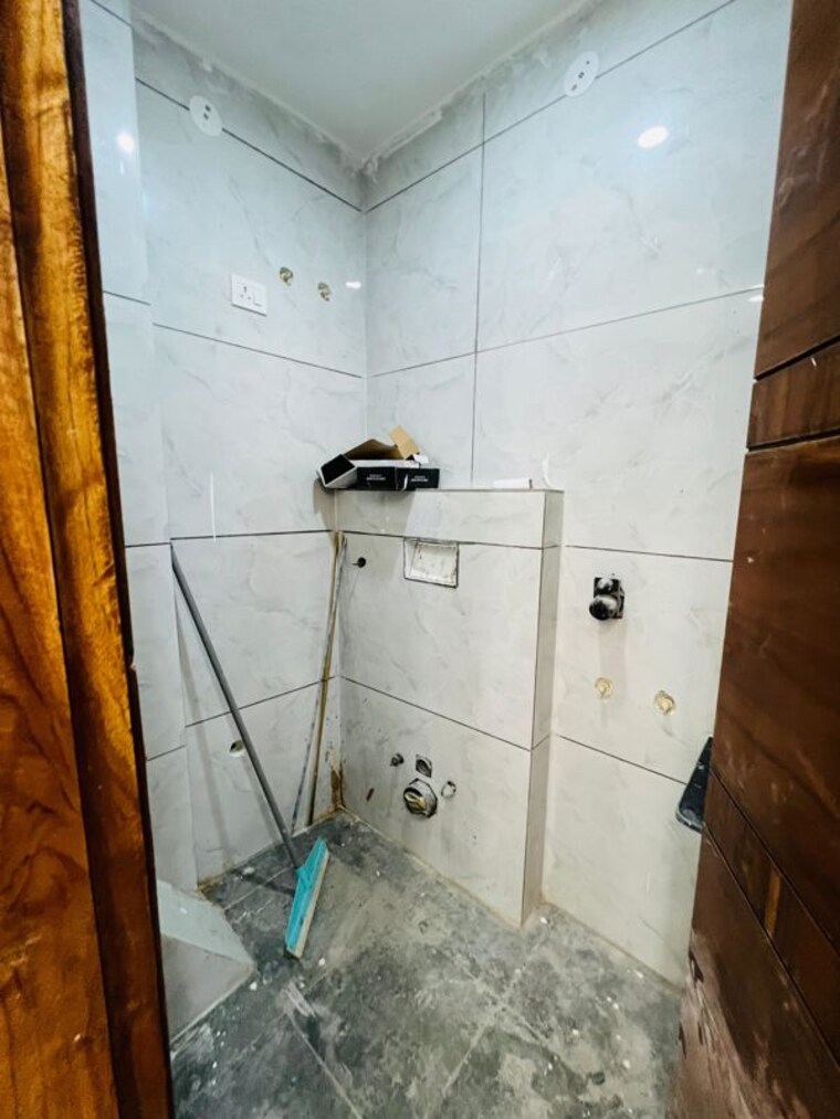 Bathroom, suraj vihar 2 Bedroom 668 Sq.Ft. Builder Floor In Suraj Vihar Delhi 10206244