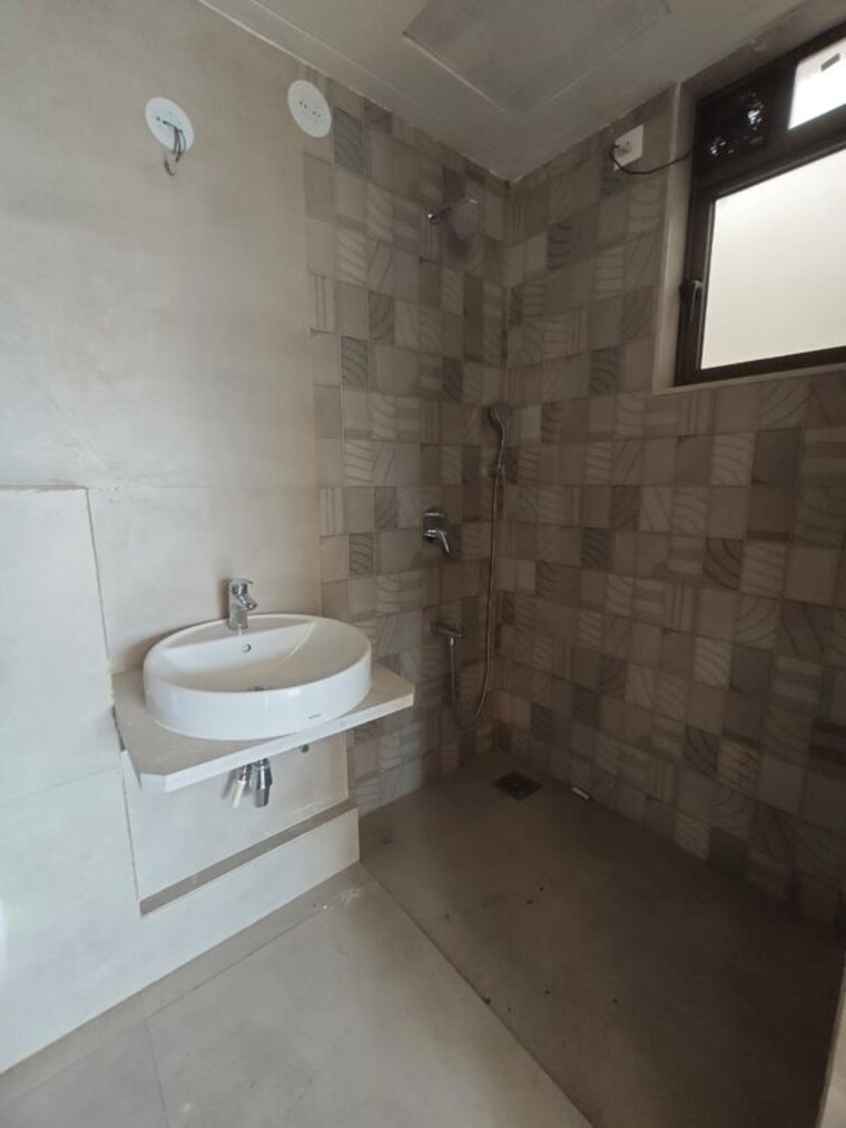 Bathroom, hubtown-seasons 3 Bedroom 1020 Sq.Ft. Apartment In Chembur Mumbai 10206256